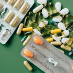 Mixture of medicine tablets, pills and capsules.