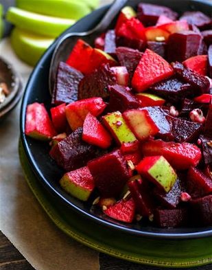 Rice with beetroot and apple salsa