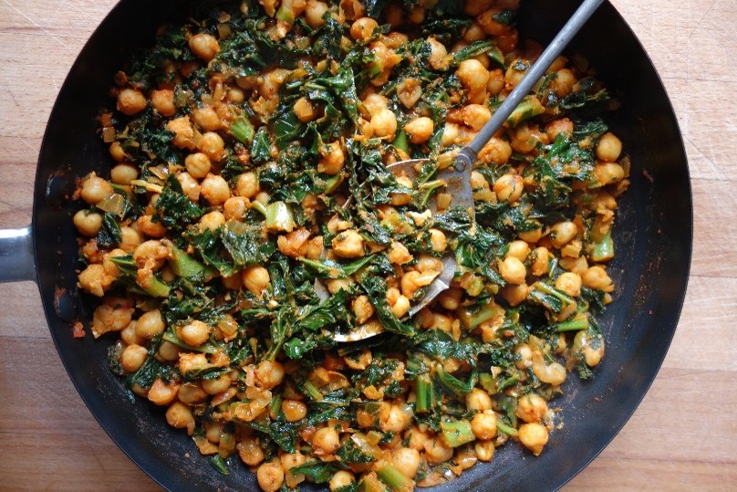 Chana saag (spinach, tomato & chickpea curry) - Cornwall Food Foundation recipe
